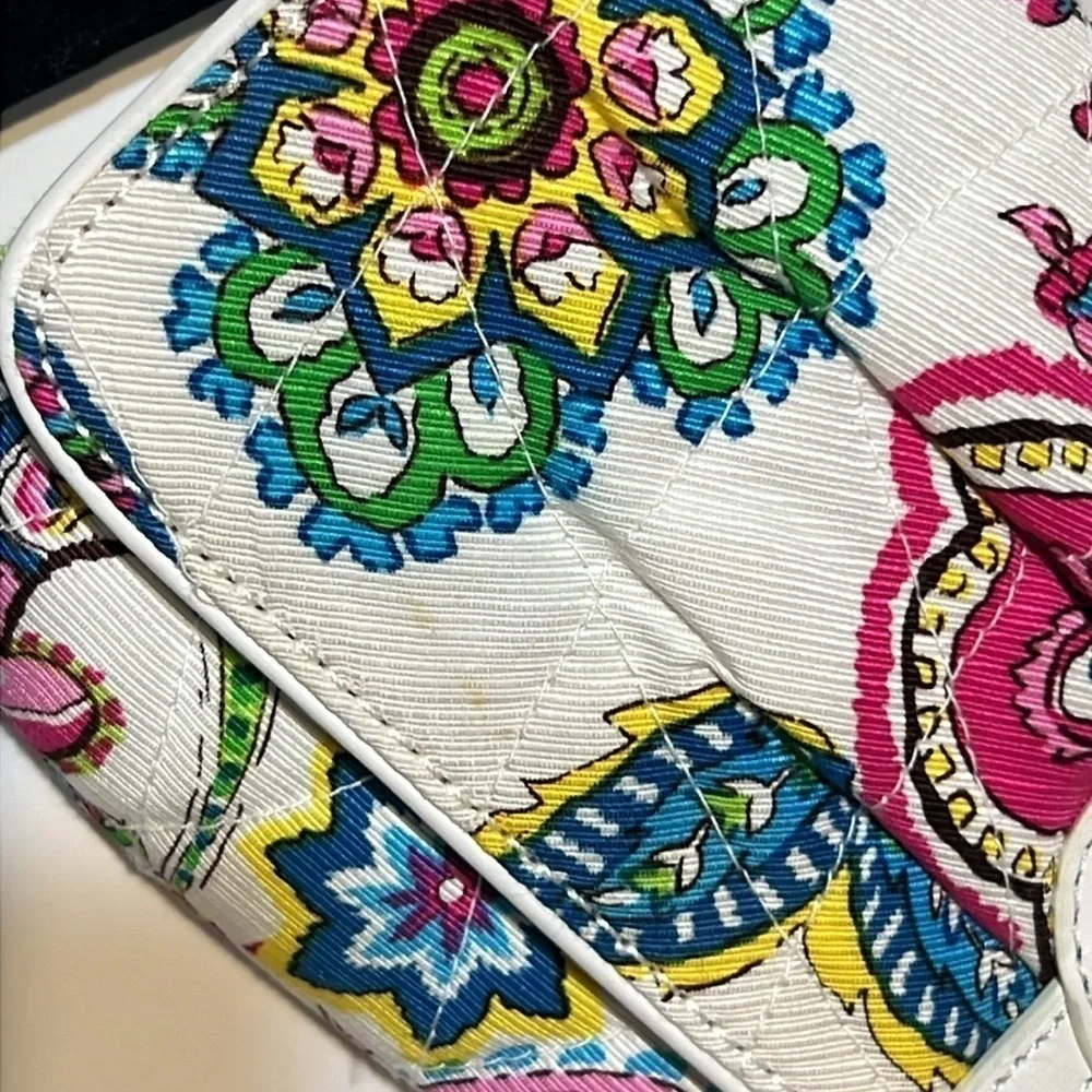 Vera Bradley Womens Wristlet Summer Purse